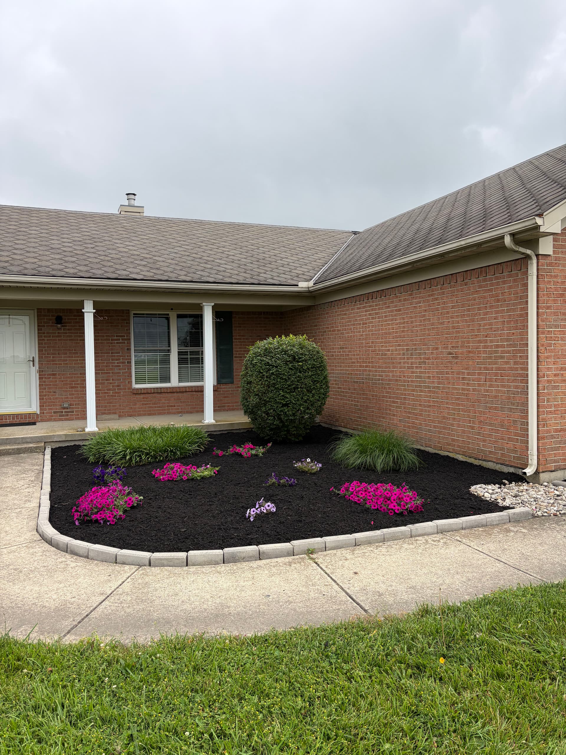 Fresh Mulch and Flower Beds Done Right in Hamilton OH