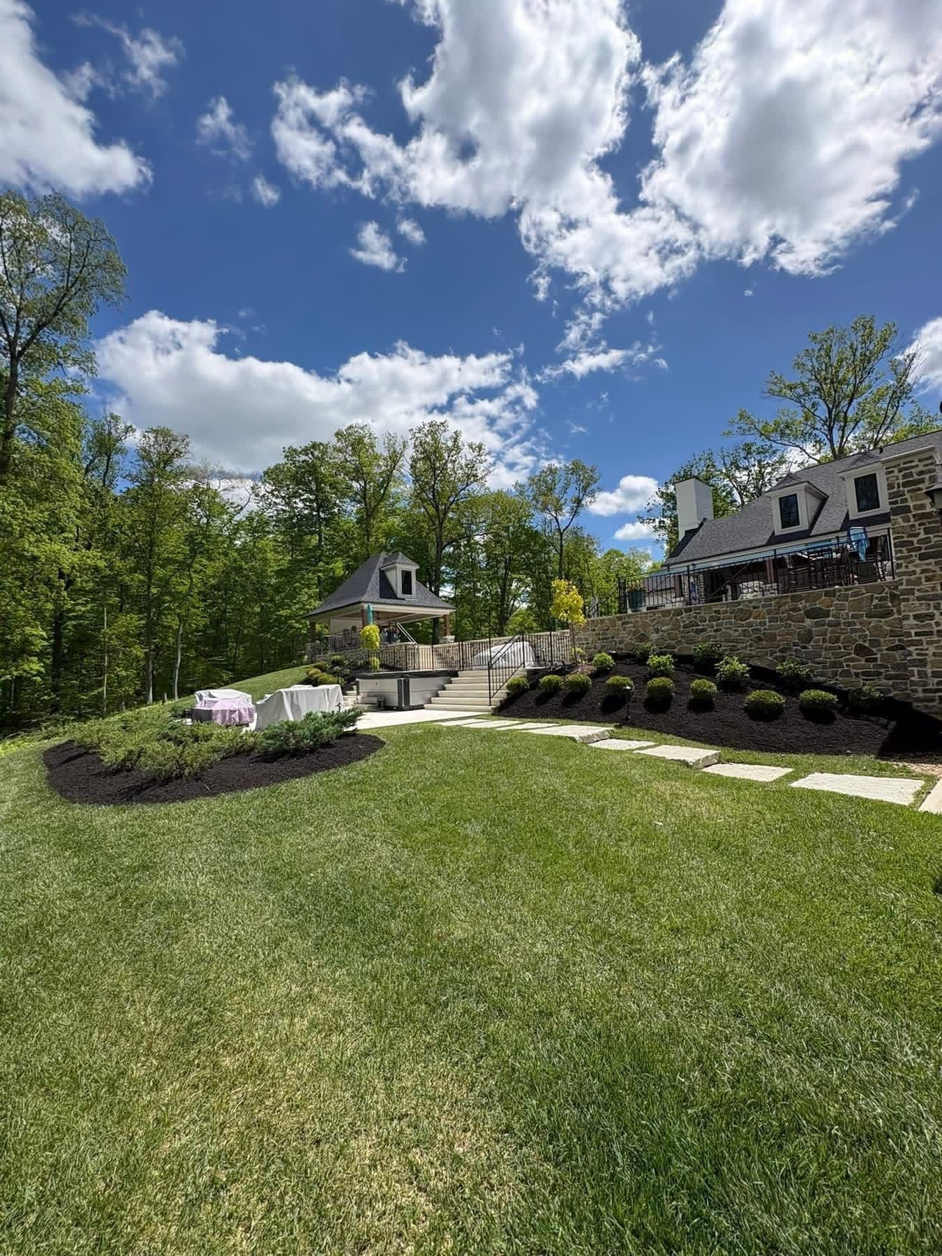 Full Landscape Cleanup and Mulch Installation in Montgomery