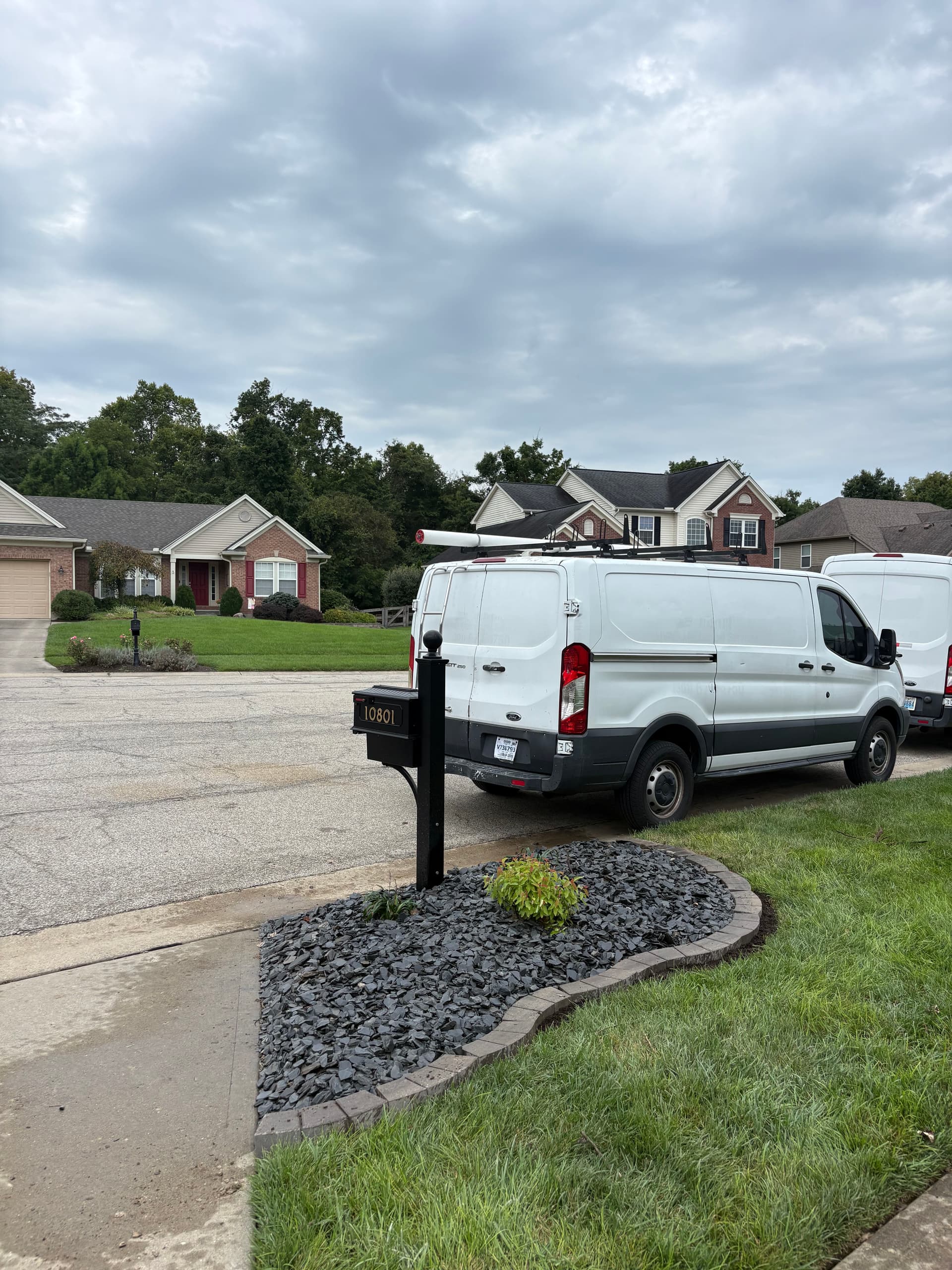 Gallery photos for Black Slate Rock and Brick Edging Give This Home Serious Curb Appeal: Image #3
